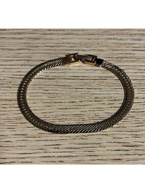 Napier Gold Tone Herringbone Chain Bracelet Bracelet 7 Inches Vintage 1980s
